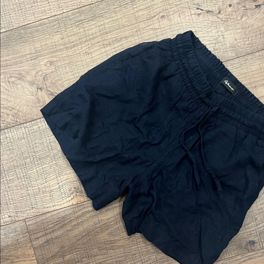 Reitmans Black Women's LINEN Shorts